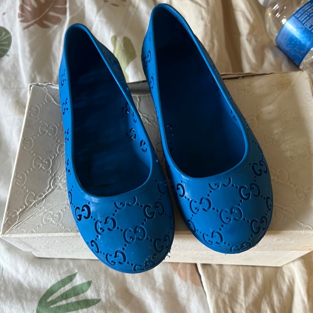 Gucci flats